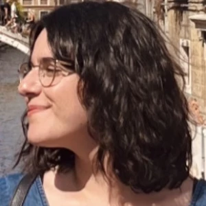 Δρακάκη Πηνελόπη - Καθηγήτρια Νεοελληνικής Λογοτεχνίας στο instateacher.gr