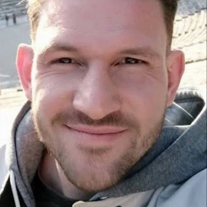 Καραμάνης Γιώργος - Δάσκαλος Θεραπευτικής Γυμναστικής στο instateacher.gr