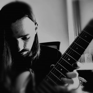 Ρεβίθης Νικόλαος - Δάσκαλος Ηλεκτρικής Κιθάρας στο instateacher.gr