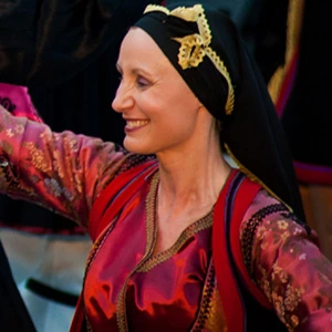 Αλέκα - Δασκάλα Παραδοσιακών Ελληνικών Χορών στο instateacher.gr