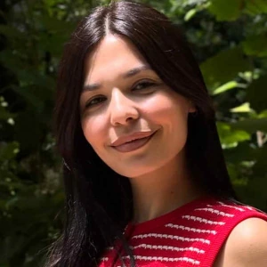 Λιόνα Χριστίνα - Καθηγήτρια Νέων Ελληνικών στο instateacher.gr