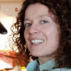 Τσιρώνη Τίνα - Καθηγήτρια Γαλλικών στο instateacher.gr