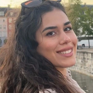 Κοντού Περσεφόνη - Καθηγήτρια Αγγλικών στο instateacher.gr