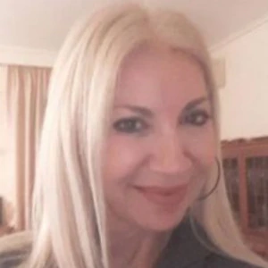 Γαλουτζή Νίκη  - Καθηγήτρια ΑΟΘ (Οικονομικής Θεωρίας) στο instateacher.gr