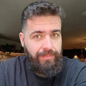 Μπεντιχαβάς Παναγιώτης - Καθηγητής Νέων Ελληνικών στο instateacher.gr