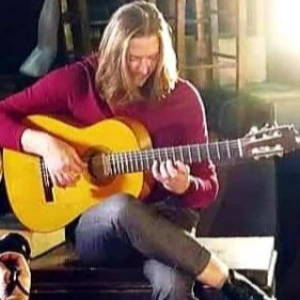 Νάτσης Θωμάς - Δάσκαλος Κιθάρας στο instateacher.gr