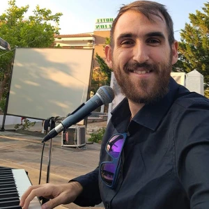 Δέδες Νικόλας - Δάσκαλος Σολφέζ στο instateacher.gr