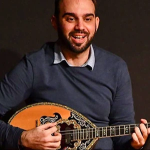 Ακρίβος Γιάννης - Δάσκαλος Μπαγλαμά στο instateacher.gr