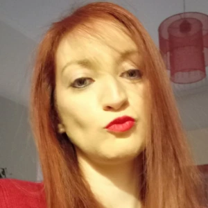 Τσιάρα Σταυρούλα  - Καθηγήτρια Αγγλικών στο instateacher.gr