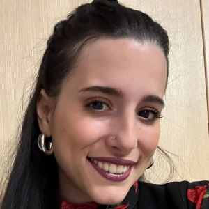 Ντζέλια Χρύσα - Καθηγήτρια Αρχαίων Ελληνικών από Μετάφραση στο instateacher.gr