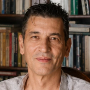 Μπάδας Βαγγέλης - Καθηγητής Ιστορίας της Τέχνης στο instateacher.gr