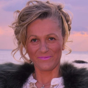 Καπόρη Γεωργία - Καθηγήτρια Αγγλικών στο instateacher.gr