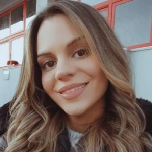 Αικατερίνη Τερζή  - Καθηγήτρια Ελληνικής Λογοτεχνίας στο instateacher.gr