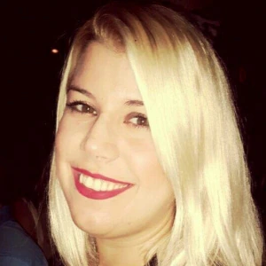 Ταμπούρη Ζωή - Καθηγήτρια Νέων Ελληνικών στο instateacher.gr