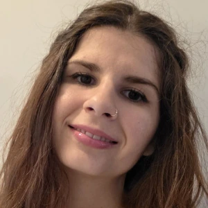 Σαρόγλου Χαρά - Καθηγήτρια Αγγλικών στο instateacher.gr