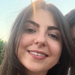 Κυπριανού Δάφνη - Καθηγήτρια Φυσικής στο instateacher.gr