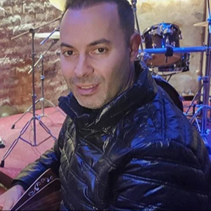 Καμπάς Νικόλαος - Δάσκαλος Αυτοσχεδιασμού στο instateacher.gr