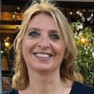 Χάλλεκερ Ελένη - Δασκάλα Πιάνου στο instateacher.gr