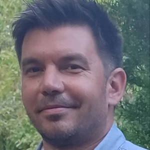 Καραγεώργος Χρήστος - Καθηγητής Δημοτικού στο instateacher.gr