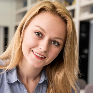 Καρρά Μαίρη - Καθηγήτρια Αγγλικών στο instateacher.gr