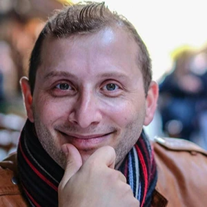 Καραντινός Θεμιστοκλής - Καθηγητής Photoshop στο instateacher.gr