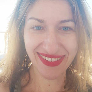 Καζάζη Χριστίνα - Καθηγήτρια Αγγλικών στο instateacher.gr