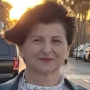  Πατρόζου Χριστίνα - Καθηγήτρια Αγγλικών στο instateacher.gr