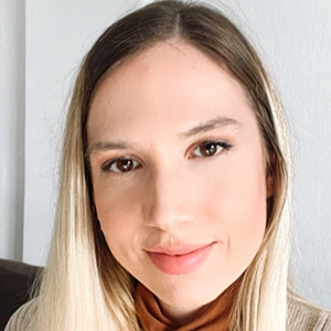 Καρασαββίδου Ειρήνη - Καθηγήτρια Ελληνικής Λογοτεχνίας στο instateacher.gr