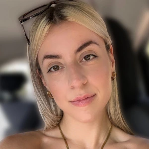 Κοτζιάμπαση Κωνσταντίνα - Καθηγήτρια Έκθεσης στο instateacher.gr