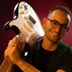 Ανδρίτσιος Στέφανος - Δάσκαλος Ακουστικής Κιθάρας στο instateacher.gr