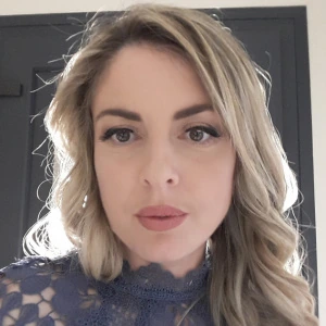 Τυλιγαδά Ελένη - Καθηγήτρια Χημείας στο instateacher.gr