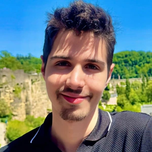 Γκούβερης  Μάνος - Καθηγητής Γερμανικών στο instateacher.gr