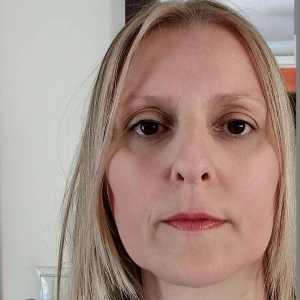 Ζώτου Αγγελική - Καθηγήτρια Επαγγελματικού Προσανατολισμού στο instateacher.gr