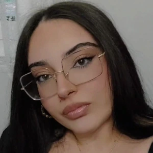 Νικολάρα Ρενάτα - Καθηγήτρια Αγγλικών στο instateacher.gr