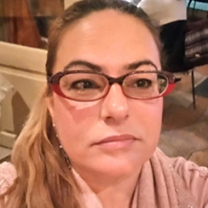 Τσώλου Αφροδίτη - Καθηγήτρια Γαλλικών στο instateacher.gr