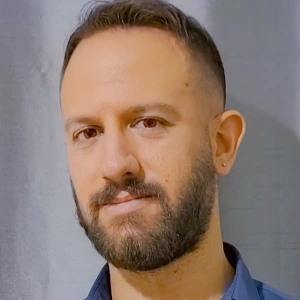 Καρανικόλας Απόστολος - Καθηγητής Αρχαίων Ελληνικών από Μετάφραση στο instateacher.gr