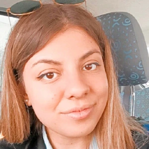 Ταξιντάρη Αθηνά - Καθηγήτρια Φυσικής στο instateacher.gr