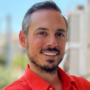 Γιώργος Γ. - Καθηγητής Βασικών Αρχών Ναυπηγικής στο instateacher.gr