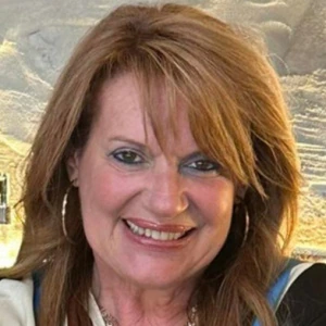 Καρούσου Κλεοπάτρα - Καθηγήτρια Αγγλικών στο instateacher.gr