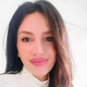 Παπάζογλου Αναστασία - Καθηγήτρια ΑΟΘ (Οικονομικής Θεωρίας) στο instateacher.gr