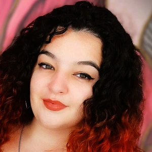 Καλλιώρη Έλενα - Καθηγήτρια Ελληνικών σε ξένους στο instateacher.gr