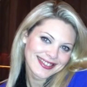 Κωστάλ Κάλλι - Καθηγήτρια Κοινωνιολογίας στο instateacher.gr