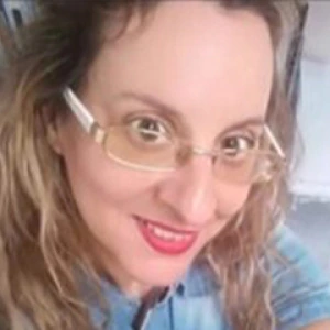 Λεοντάρα Ειρήνη - Καθηγήτρια Έκθεσης στο instateacher.gr