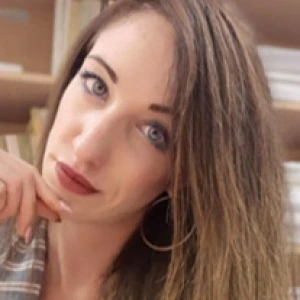 Χέλη Ίρις - Καθηγήτρια Φυσικής στο instateacher.gr