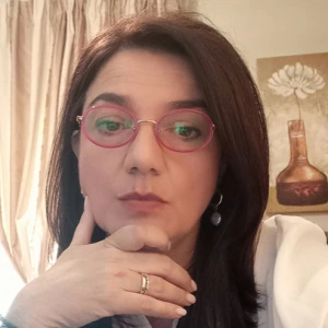 Αντωνιάδου Γεωργία - Καθηγήτρια Νέων Ελληνικών στο instateacher.gr