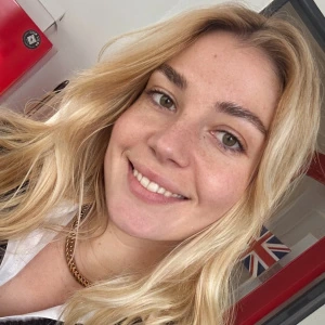 Jarazi Joanne - Καθηγήτρια Αγγλικών στο instateacher.gr