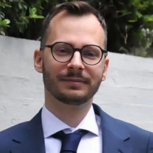 Καλόγριας Δημήτρης - Καθηγητής Δικαίου στο instateacher.gr