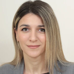 Γιώτα Χριστίνα - Καθηγήτρια Νεοελληνικής Λογοτεχνίας στο instateacher.gr