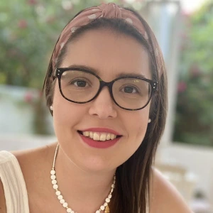 Λαφάρα Χρυσούλα - Καθηγήτρια Έκθεσης στο instateacher.gr