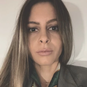 Ταραρά Βασιλική - Καθηγήτρια Χημείας στο instateacher.gr